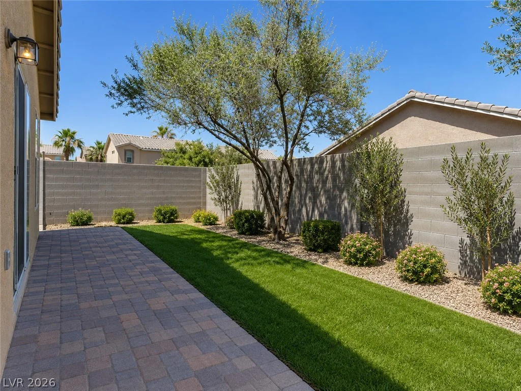 2520 Bottle Palm, Las Vegas, NV 89106