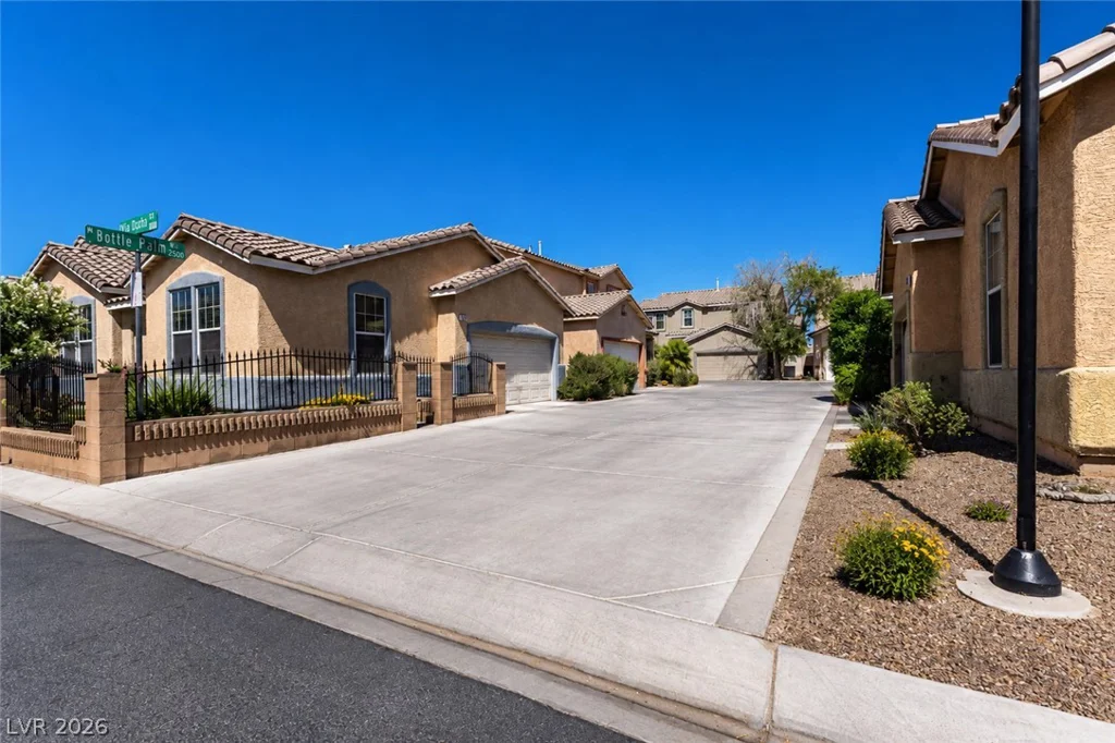 2520 Bottle Palm, Las Vegas, NV 89106