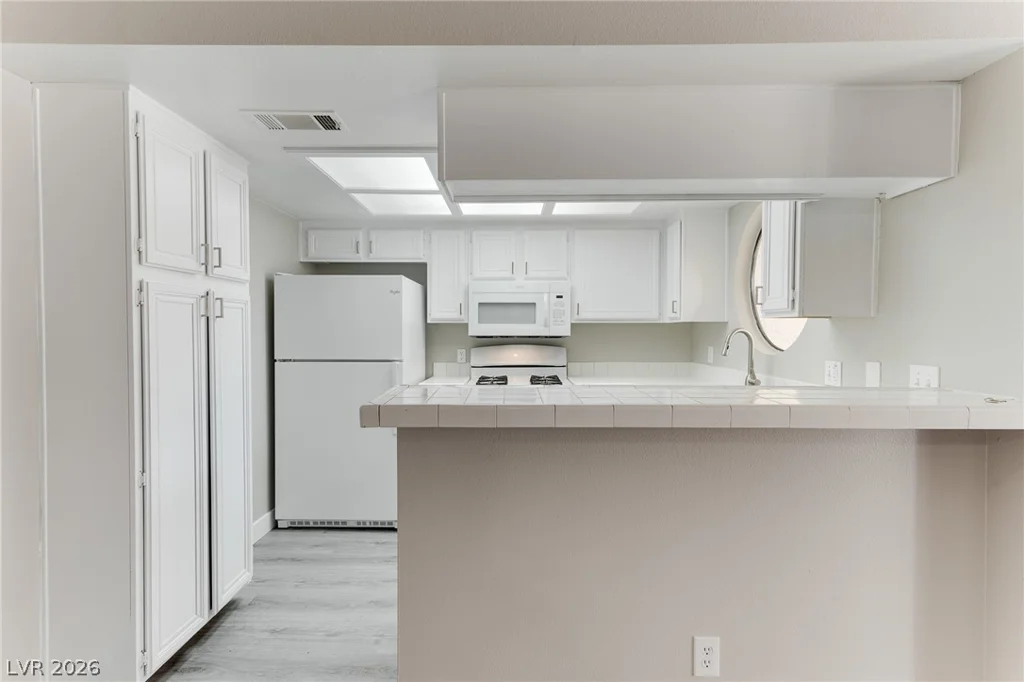 830 Sloan, Las Vegas, NV 89110
