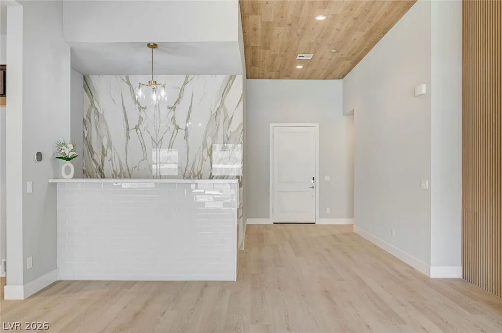 131 Robledo, Las Vegas, NV 89138