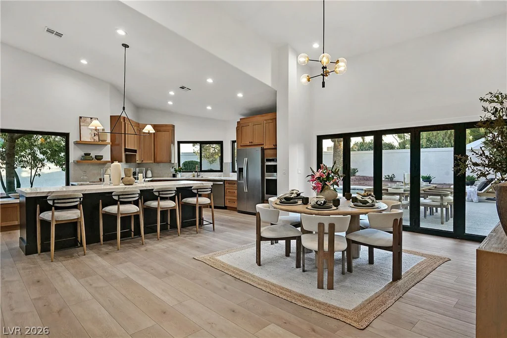 206 Mesa Verde, Las Vegas, NV 89123