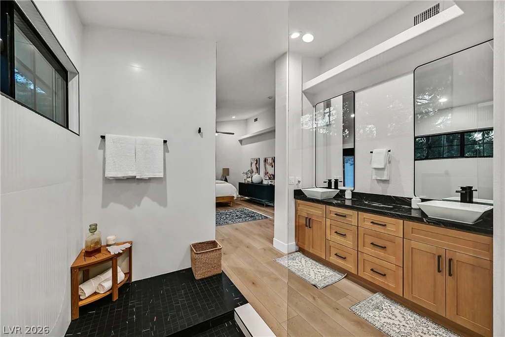 206 Mesa Verde, Las Vegas, NV 89123