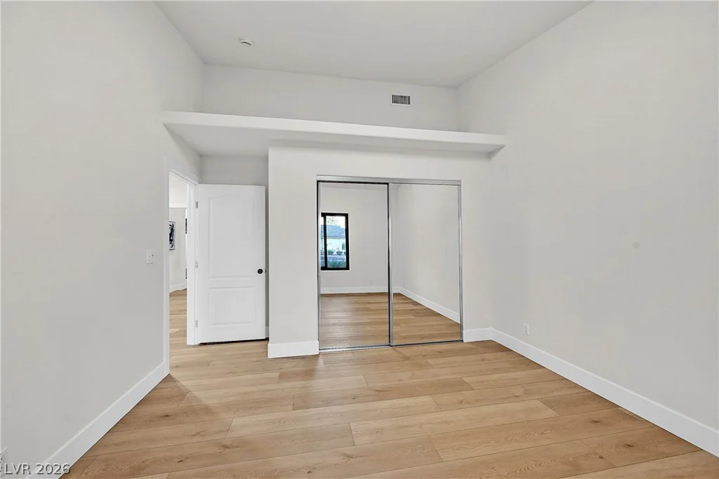 206 Mesa Verde, Las Vegas, NV 89123