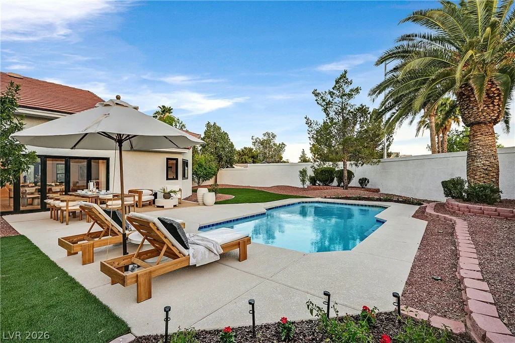 206 Mesa Verde, Las Vegas, NV 89123