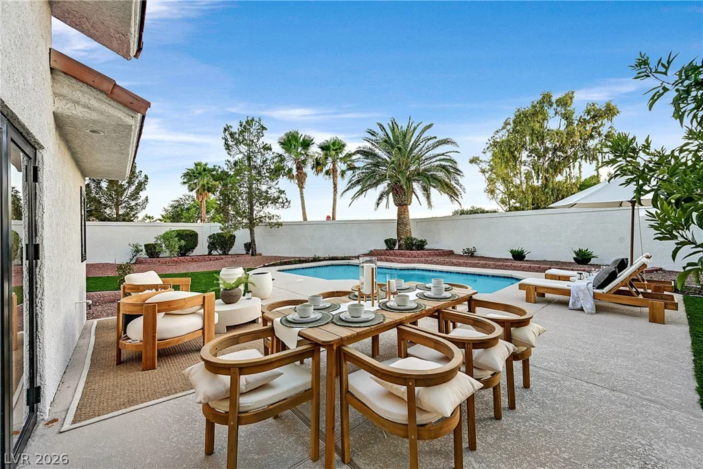 206 Mesa Verde, Las Vegas, NV 89123