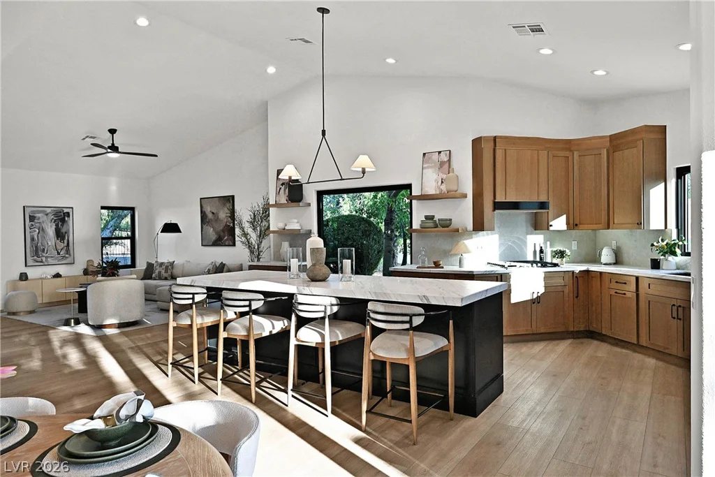 206 Mesa Verde, Las Vegas, NV 89123
