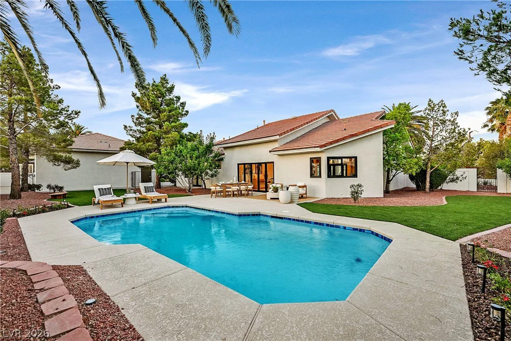 206 Mesa Verde, Las Vegas, NV 89123