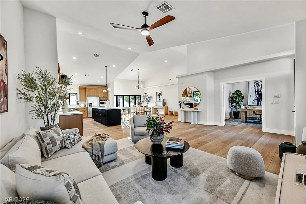 206 Mesa Verde, Las Vegas, NV 89123