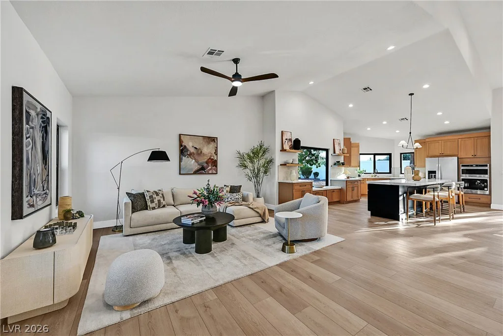 206 Mesa Verde, Las Vegas, NV 89123