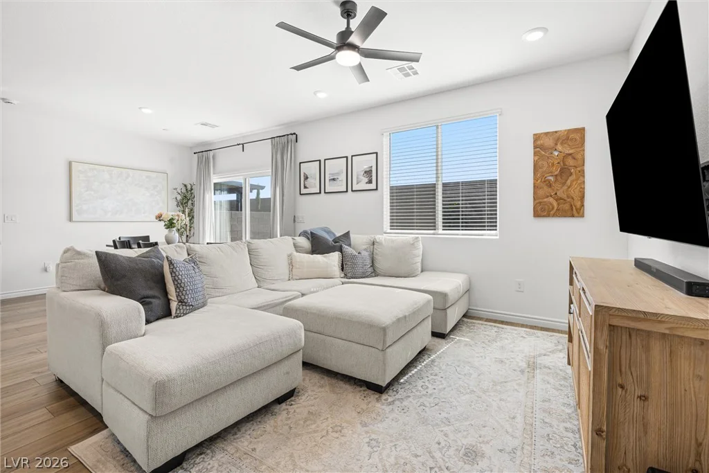 9739 Harper Edge, Las Vegas, NV 89143
