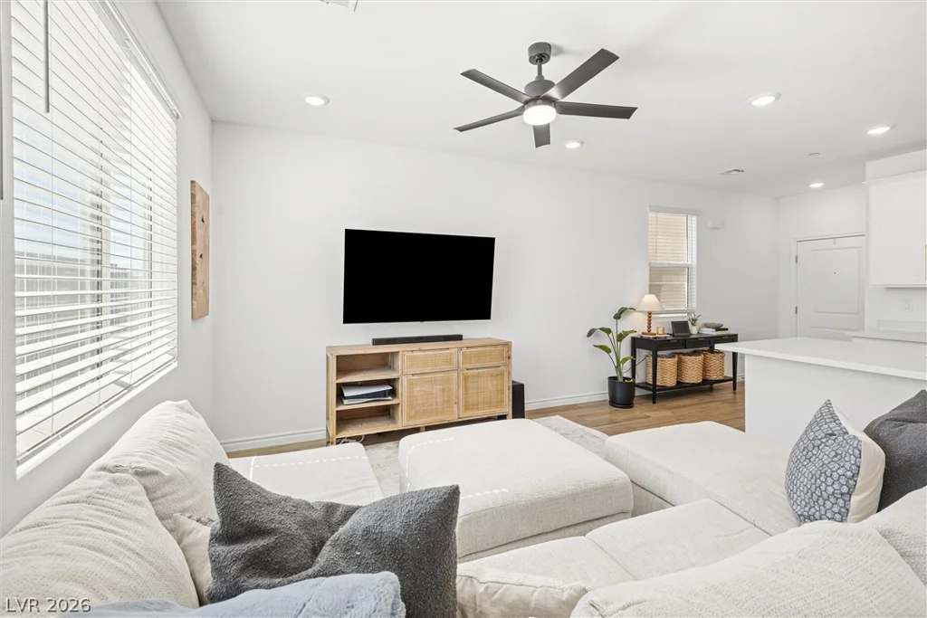 9739 Harper Edge, Las Vegas, NV 89143