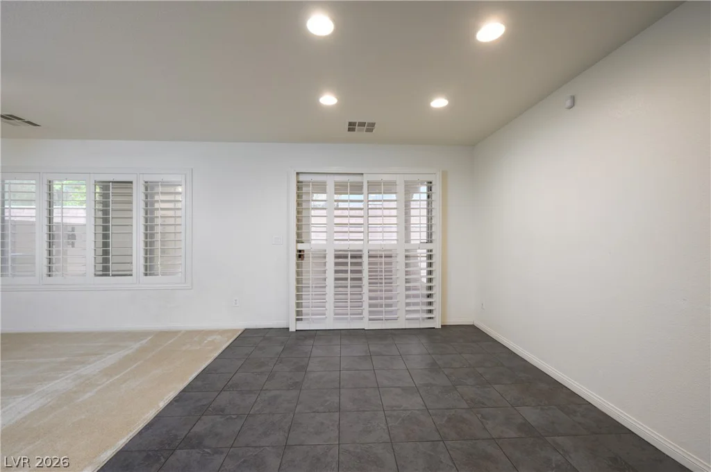 10027 Otterburn, Las Vegas, NV 89178