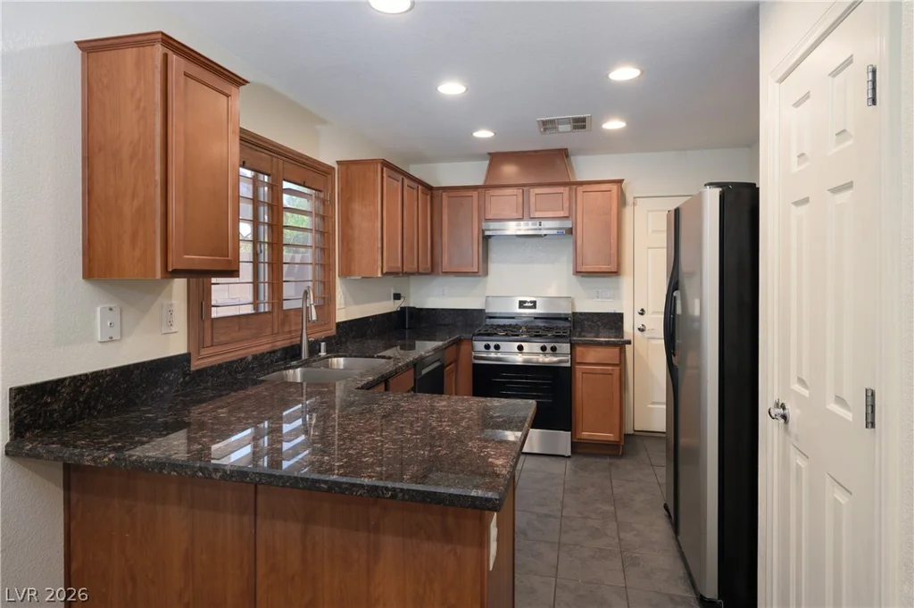 10027 Otterburn, Las Vegas, NV 89178