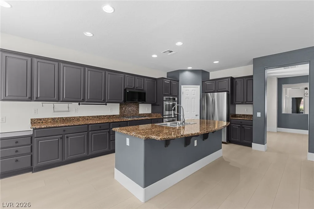 8611 Kennedy Heights, Las Vegas, NV 89131
