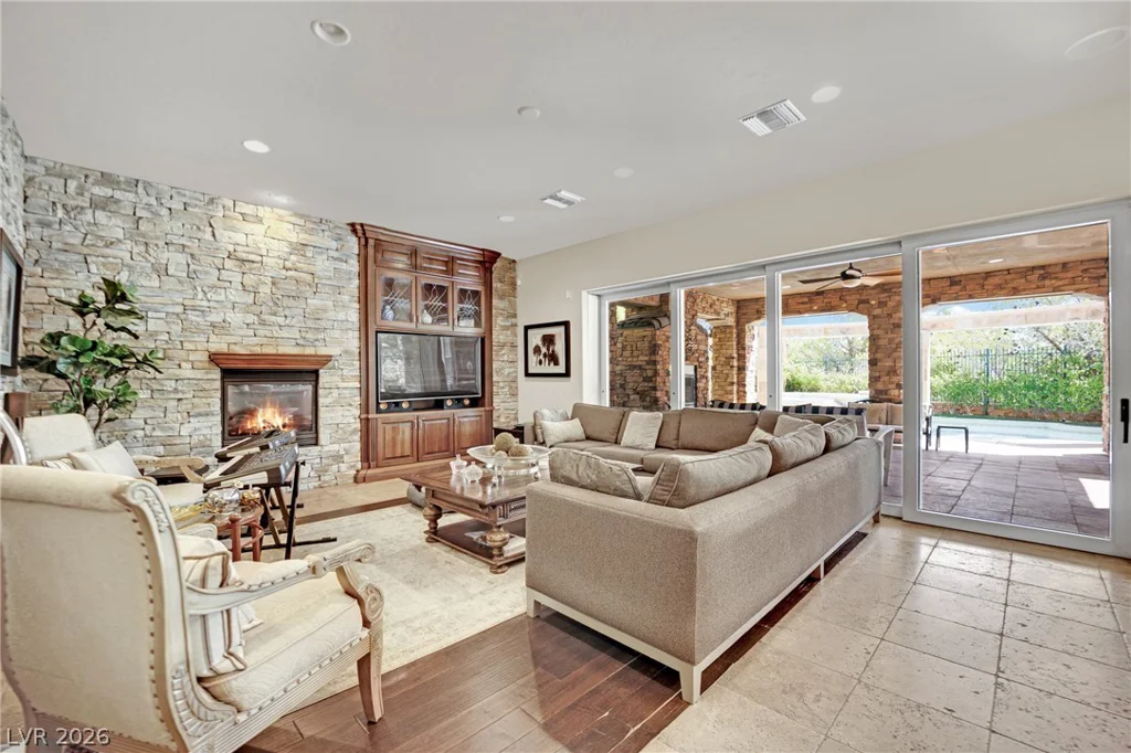 4231 San Alivia, Las Vegas, NV 89141