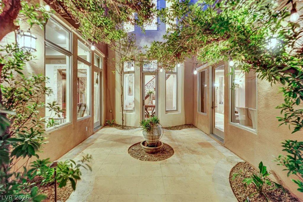 4231 San Alivia, Las Vegas, NV 89141