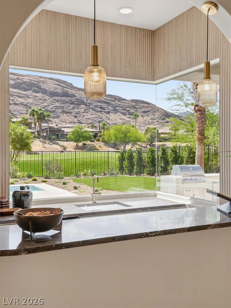 11321 Golden Chestnut, Las Vegas, NV 89135