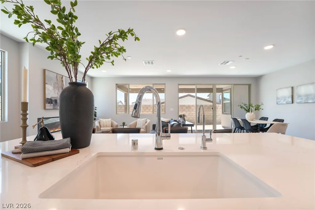 9229 Frazer, Las Vegas, NV 89166