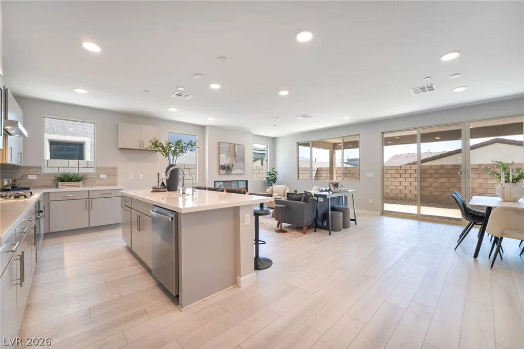 9229 Frazer, Las Vegas, NV 89166