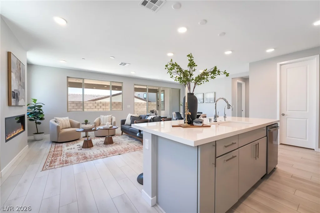 9229 Frazer, Las Vegas, NV 89166