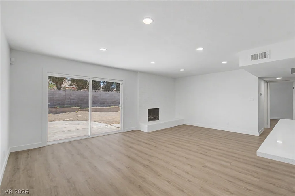 7705 Aplin, Las Vegas, NV 89145