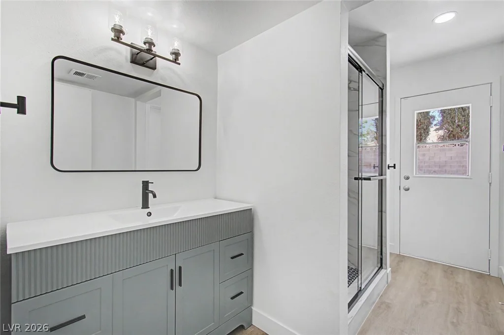7705 Aplin, Las Vegas, NV 89145