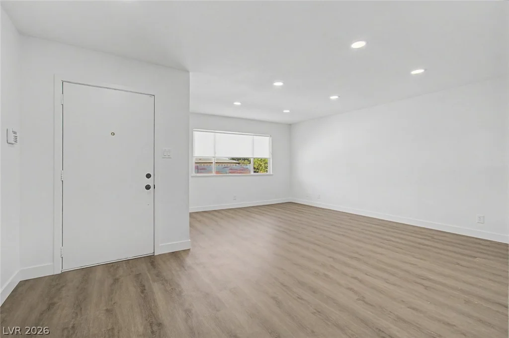 7705 Aplin, Las Vegas, NV 89145