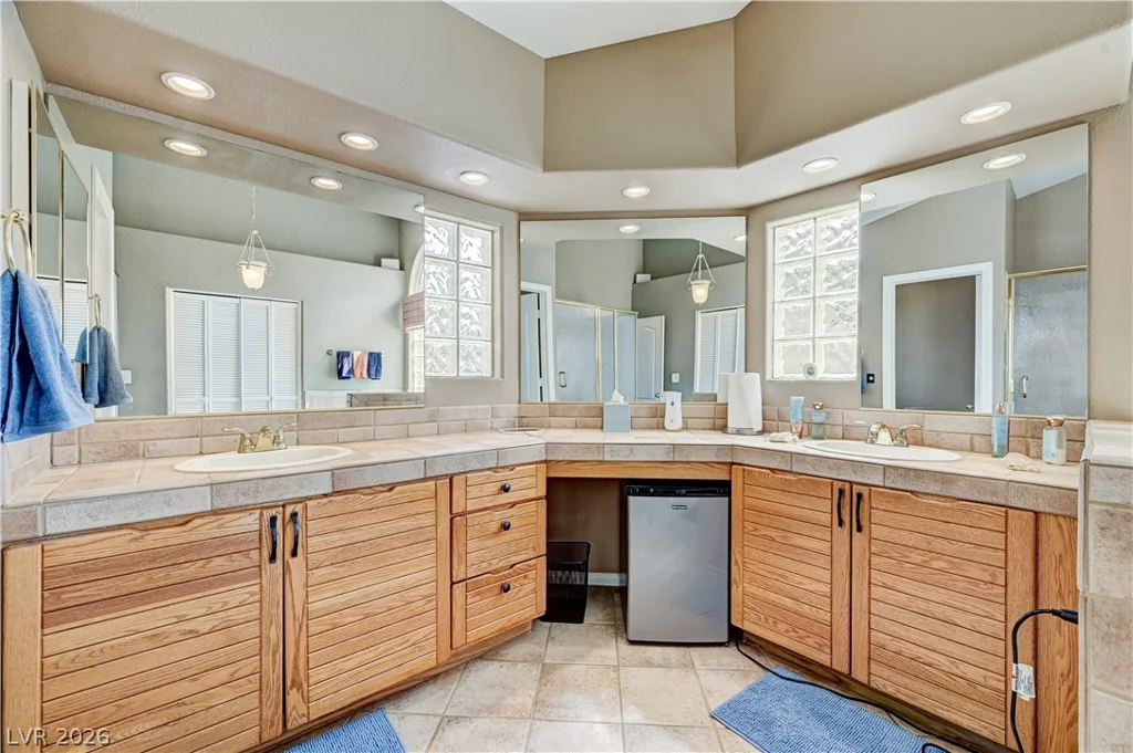 9505 Treasure Beach, Las Vegas, NV 89117