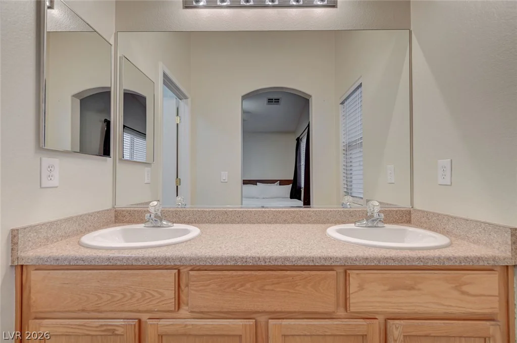 6531 Ozzie Harriet, Las Vegas, NV 89122