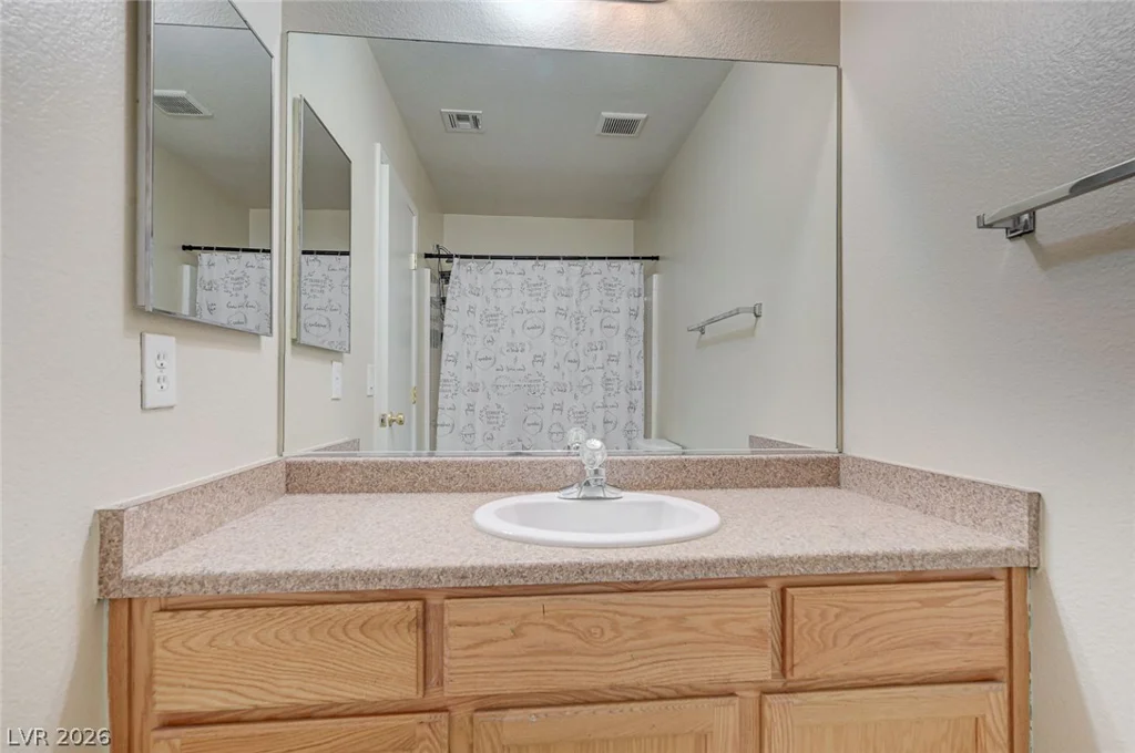 6531 Ozzie Harriet, Las Vegas, NV 89122
