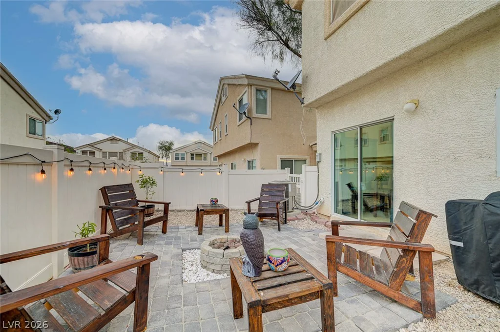 6531 Ozzie Harriet, Las Vegas, NV 89122