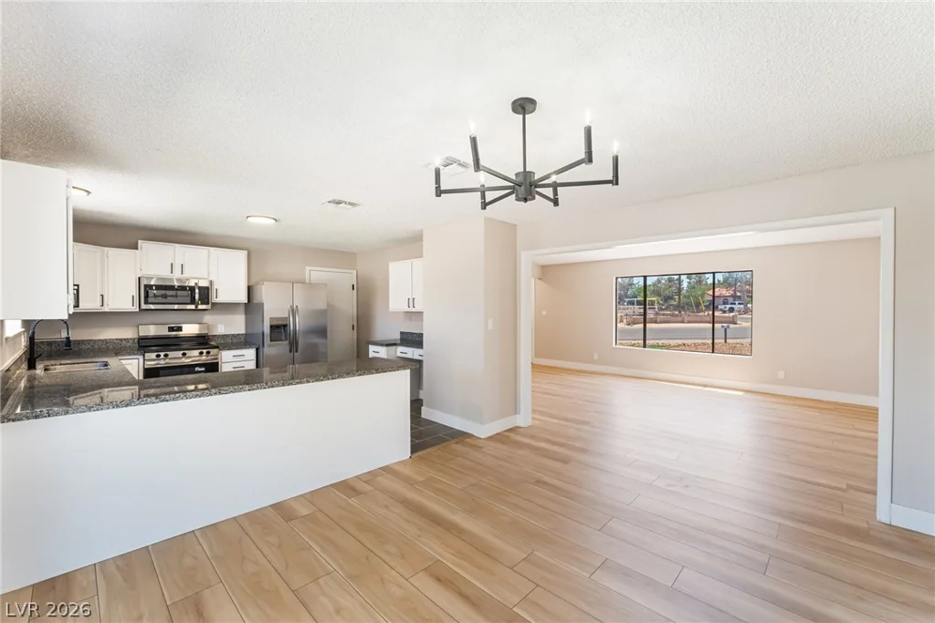 4243 Helen, Las Vegas, NV 89130