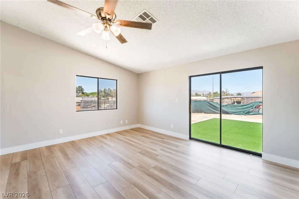 4243 Helen, Las Vegas, NV 89130