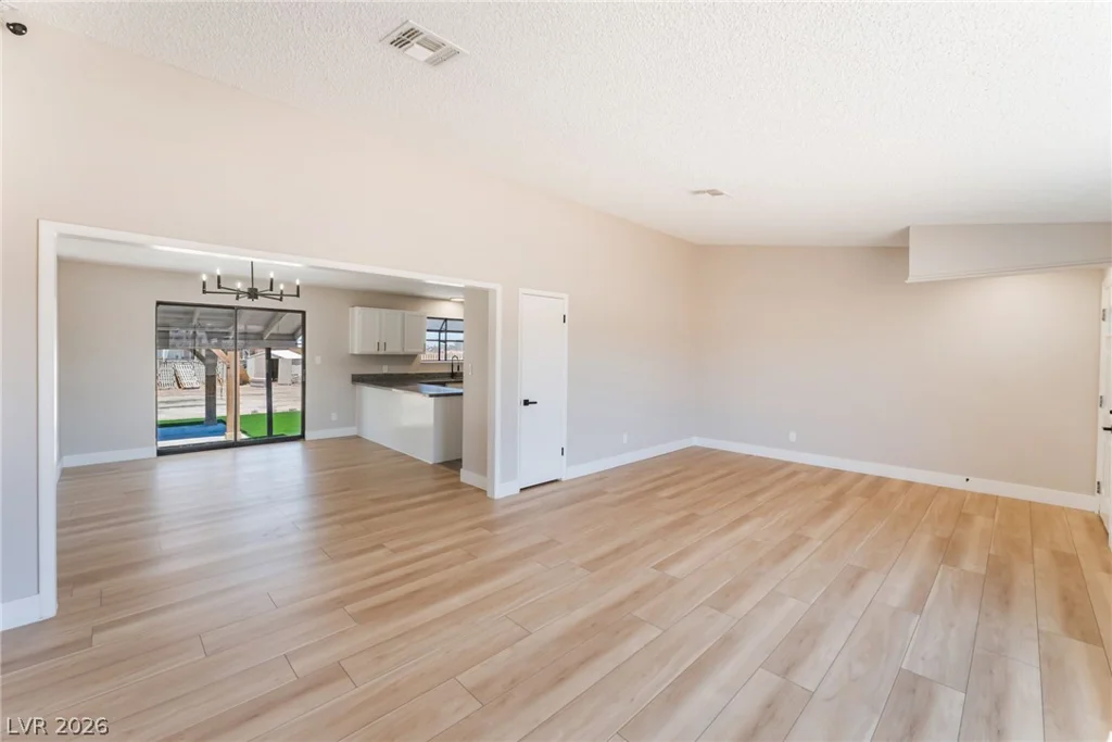 4243 Helen, Las Vegas, NV 89130