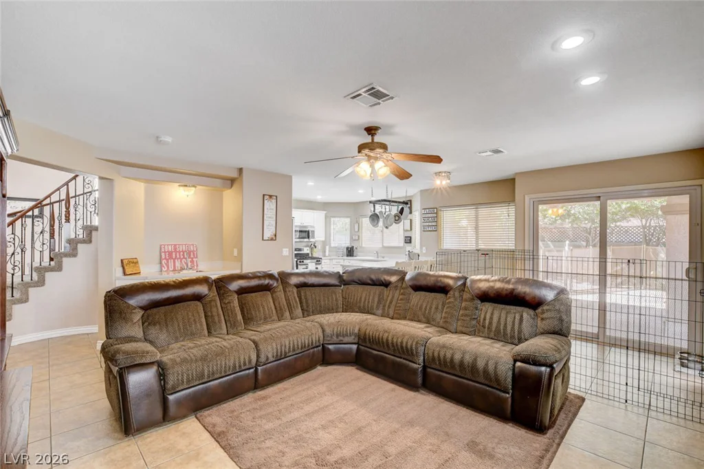 9364 Warm Waters, Las Vegas, NV 89129