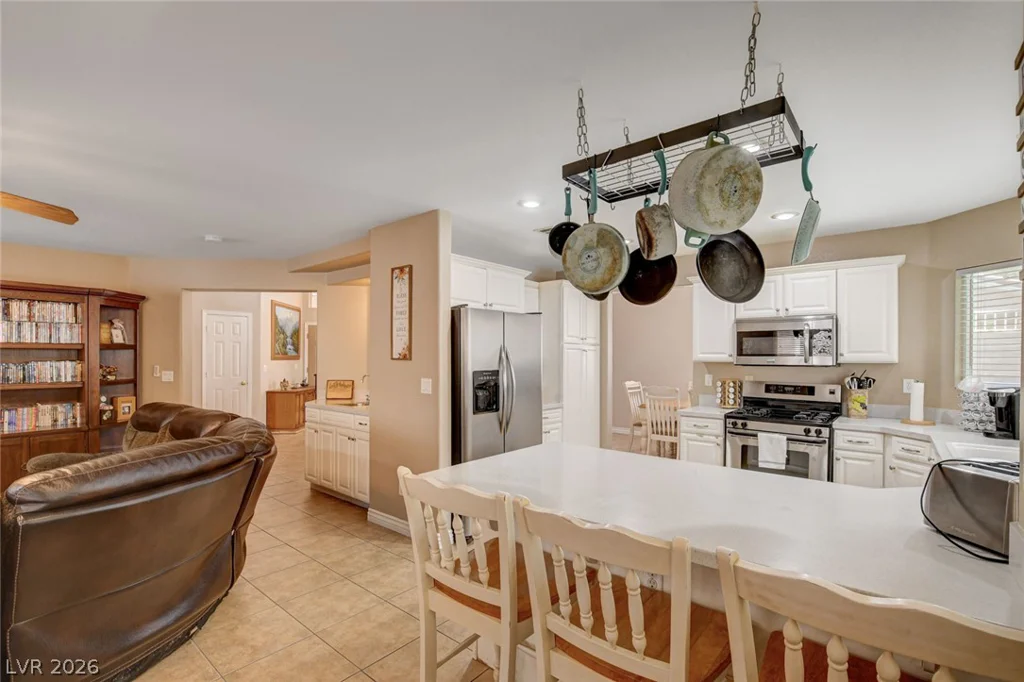 9364 Warm Waters, Las Vegas, NV 89129