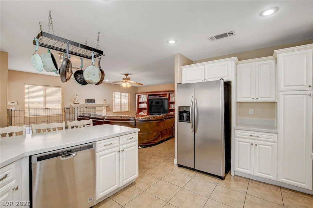 9364 Warm Waters, Las Vegas, NV 89129