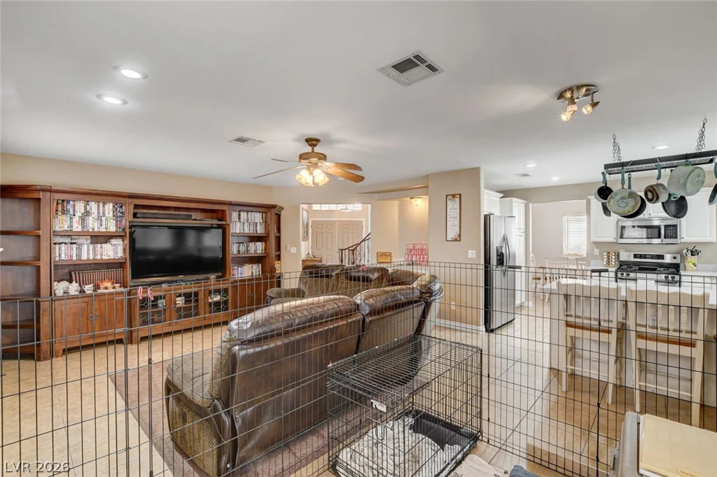 9364 Warm Waters, Las Vegas, NV 89129
