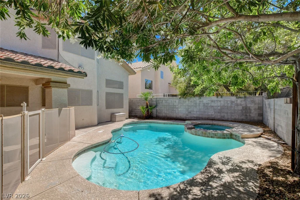 9364 Warm Waters, Las Vegas, NV 89129