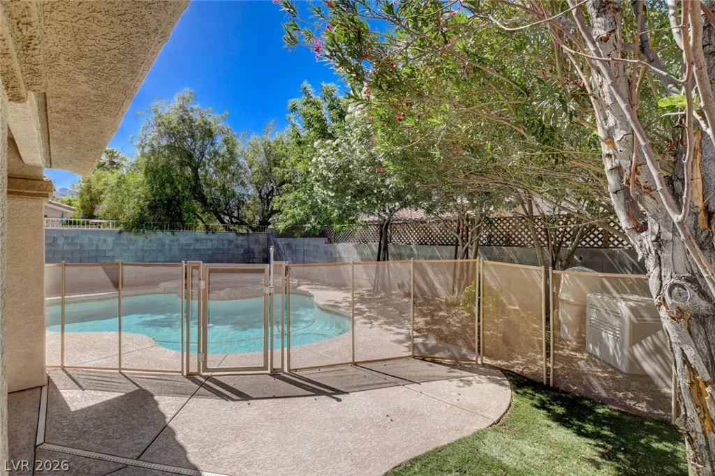 9364 Warm Waters, Las Vegas, NV 89129