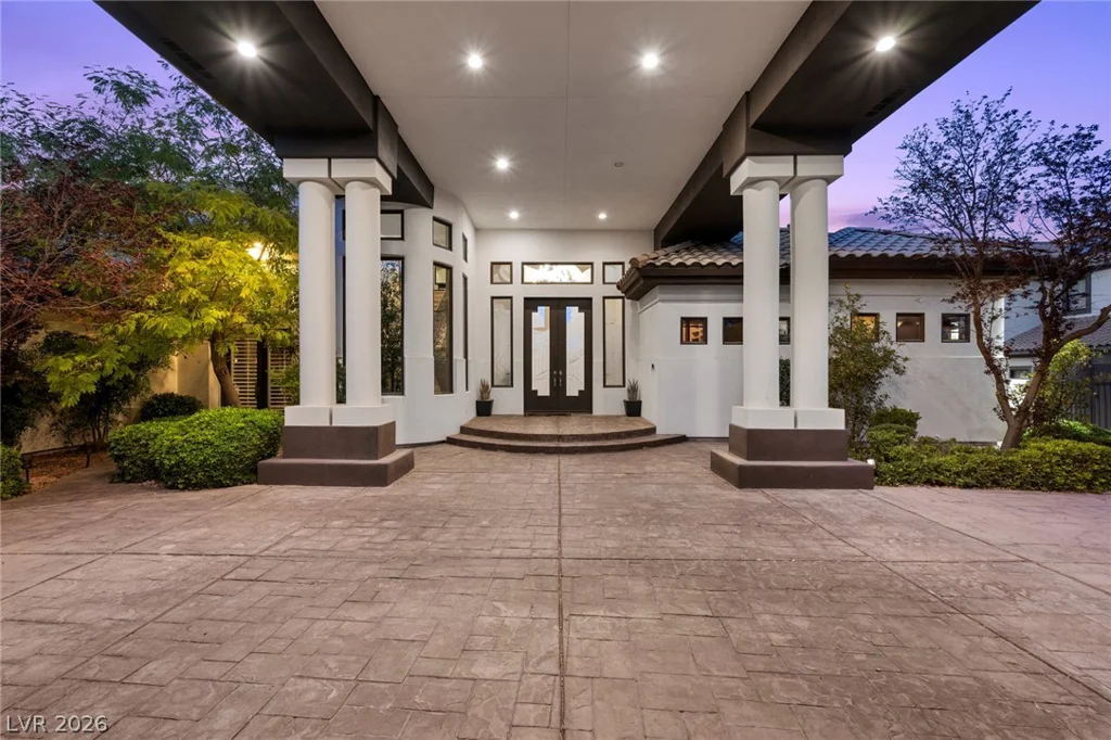 9708 Winter Palace, Las Vegas, NV 89145