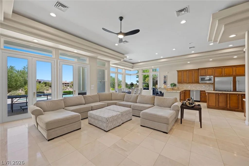 9708 Winter Palace, Las Vegas, NV 89145