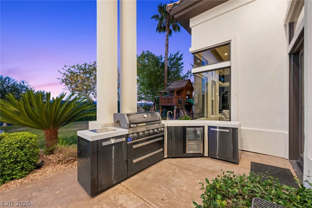 9708 Winter Palace, Las Vegas, NV 89145