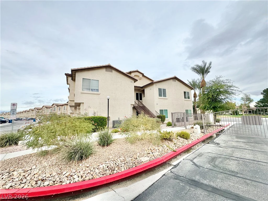 4900 Black Bear, Las Vegas, NV 89149