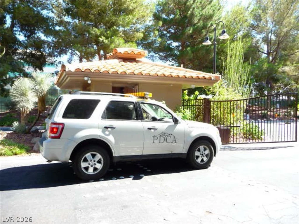 4900 Black Bear, Las Vegas, NV 89149