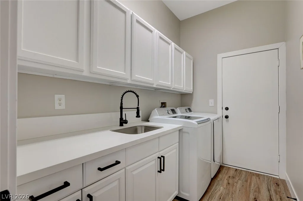 10613 Spring Garden, Las Vegas, NV 89134