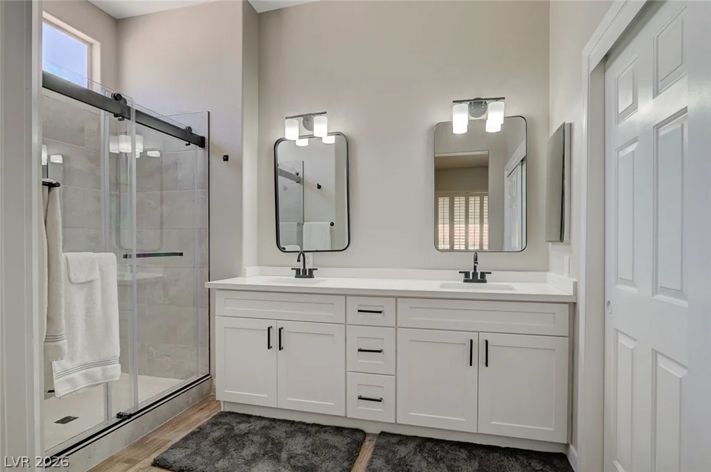 10613 Spring Garden, Las Vegas, NV 89134