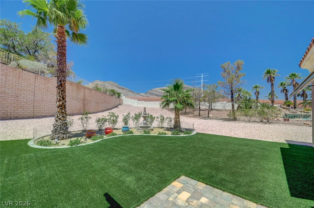 10613 Spring Garden, Las Vegas, NV 89134