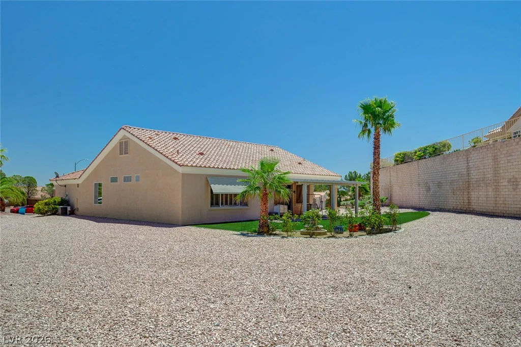 10613 Spring Garden, Las Vegas, NV 89134