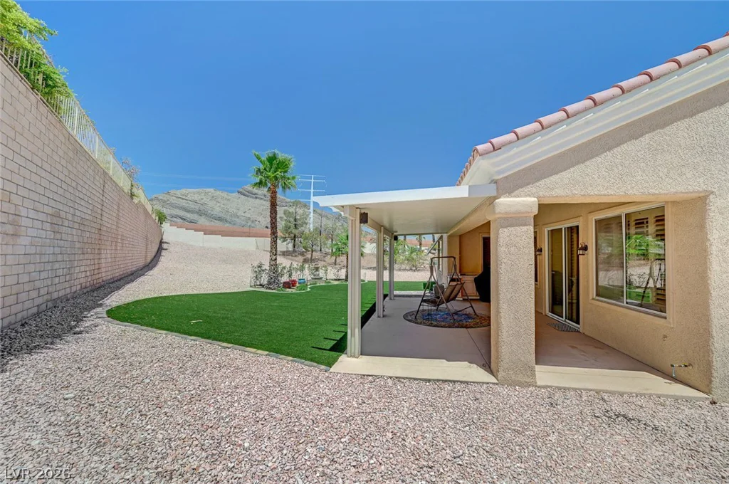 10613 Spring Garden, Las Vegas, NV 89134